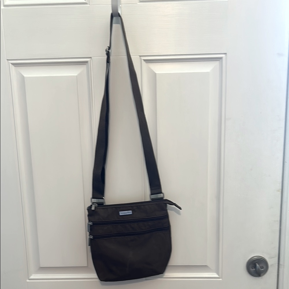 Baggallini Brown Messenger Bag Compact and Versatile